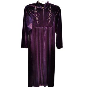 Vintage Saybury Medium Purple Velvet Long Nightgown Zip Front Embroidered Flower